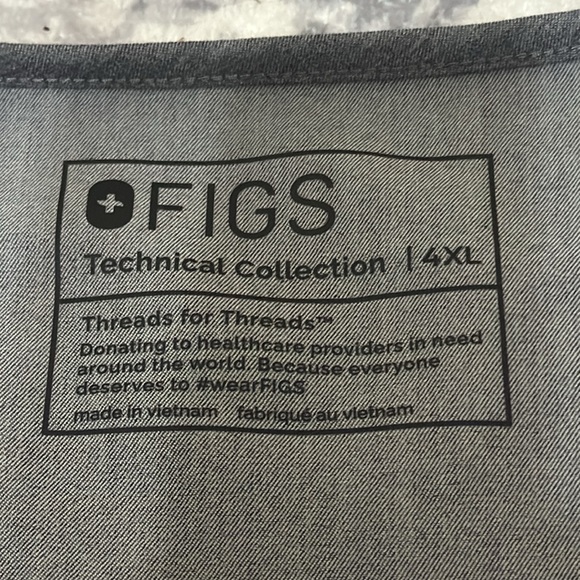 FIGS Scrub Top for Men -3 Pockets,  V-Neck, 4-Way Stretch, Moisture-Wicking - Picture 8 of 8